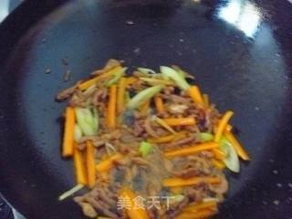 香芹炒肉丝的做法步骤：9