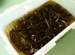 辣香海带丝的做法步骤：5