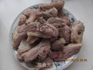 [鲁菜]----红烧啤酒鸭的做法步骤：3