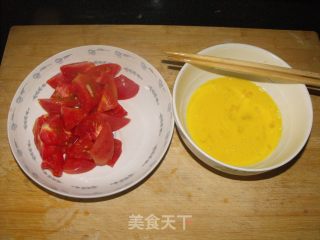 西红柿炒蛋的做法步骤：2