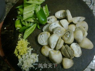 草菇荷兰豆的做法步骤：2