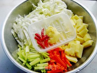 番茄杂蔬汤的做法步骤：3