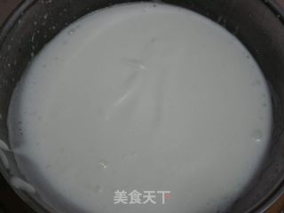 蛋清咖啡可可蔓越莓冰激凌的做法步骤：1