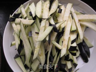 【鲁菜】西红柿炒茄子的做法步骤：2