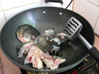 鱼头豆腐汤的做法步骤：3