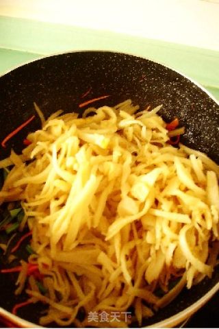 什锦炒饼丝的做法步骤：7