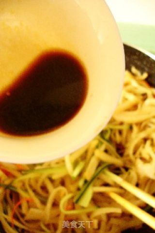 什锦炒饼丝的做法步骤：8
