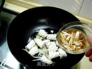 鲁菜小炒（芫荽爆鱿鱼）的做法步骤：11