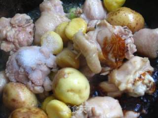 栗子土豆烧鸡块的做法步骤：5