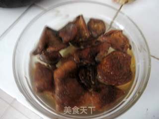 适合夏天的肉菜—香菇啤酒鸭的做法步骤：2