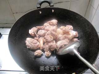 适合夏天的肉菜—香菇啤酒鸭的做法步骤：4