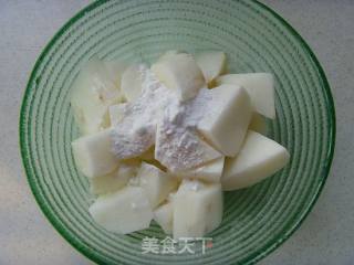 【鲁菜】拔丝山药的做法步骤：2