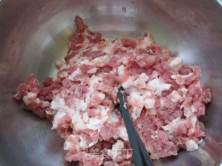 【鲁菜】韭菜鲜肉小馄饨的做法步骤：1