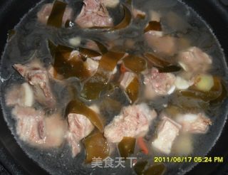 海带排骨汤（养生汤）（电饭锅菜谱3）的做法步骤：5