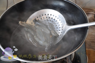 【鲁菜】——葱烧海参的做法步骤：1
