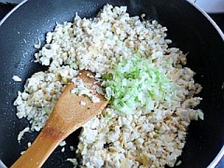 【鲁菜】传统主食--韭菜豆腐盒子的做法步骤：6
