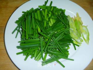 韭菜苔炒目鱼丝的做法步骤：4