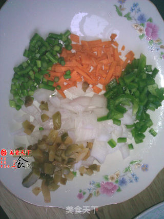 美味酱汁通心粉的做法步骤：3