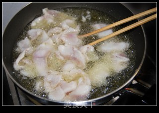 水果入馔味更佳－－芒果炒鱼片的做法步骤：8