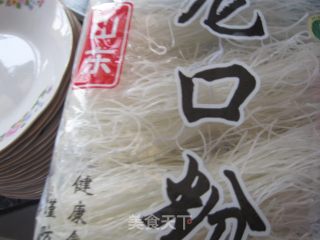 【鲁菜】凉拌黄瓜粉丝的做法步骤：6