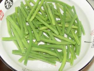 【鲁菜】——麻汁豆角的做法步骤：4