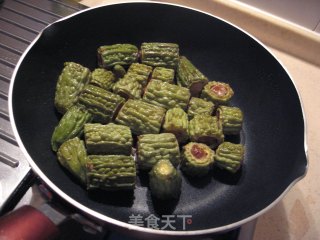 苦瓜酿肉的做法步骤：6