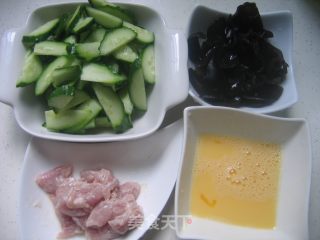 【鲁菜】炒木须肉的做法步骤：2