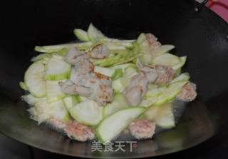丝瓜肉丸汤的做法步骤：7