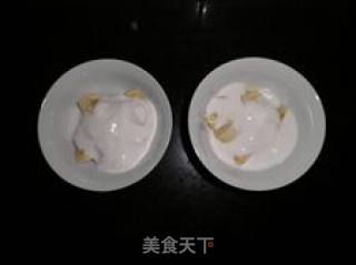 香蕉粒酸奶的做法步骤：4