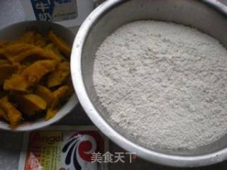 南瓜玫瑰馒头的做法步骤：1