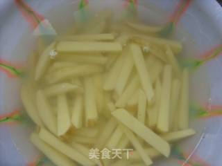 鲁菜--土豆炖四季豆的做法步骤：2