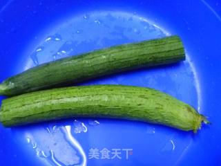 丝瓜炒鸡蛋的做法步骤：1