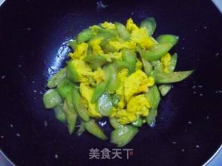 丝瓜炒鸡蛋的做法步骤：9