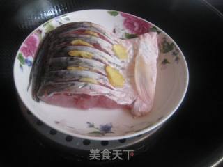 油泼青鱼的做法步骤：4