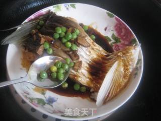 油泼青鱼的做法步骤：8