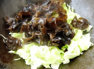 醋熘莲花白的做法步骤：6