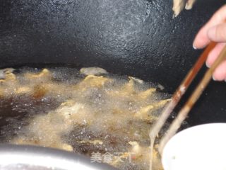 【鲁菜】油炸大虾的做法步骤：13