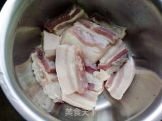 回锅肉的做法步骤：1