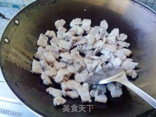回锅肉的做法步骤：6