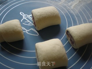 豆沙卷的做法步骤：7