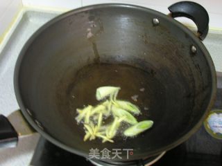 焖大虾的做法步骤：2