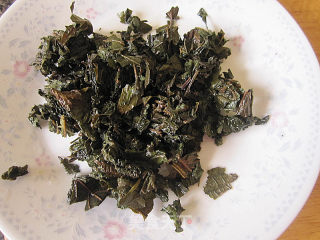 紫苏蒜头豆豉鱼的做法步骤：1