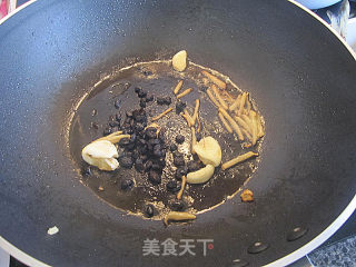 紫苏蒜头豆豉鱼的做法步骤：5