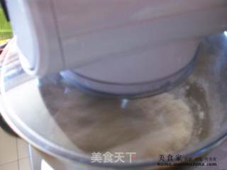 豆蓉卷面包的做法步骤：3