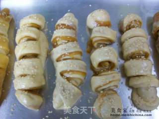 豆蓉卷面包的做法步骤：13