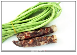 开胃助食、增进食欲的－－香肠豇豆粒的做法步骤：1