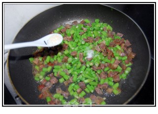 开胃助食、增进食欲的－－香肠豇豆粒的做法步骤：11