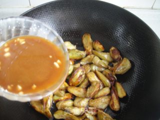 [八大菜系之鲁菜]－－红烧茄子的做法步骤：11