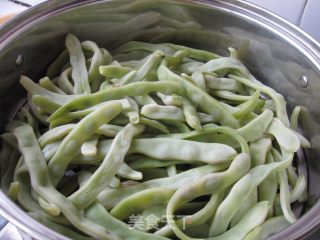 【鲁菜】芸豆饺子的做法步骤：2