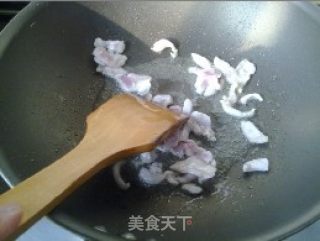 青椒肉丝炒菜杆的做法步骤：2